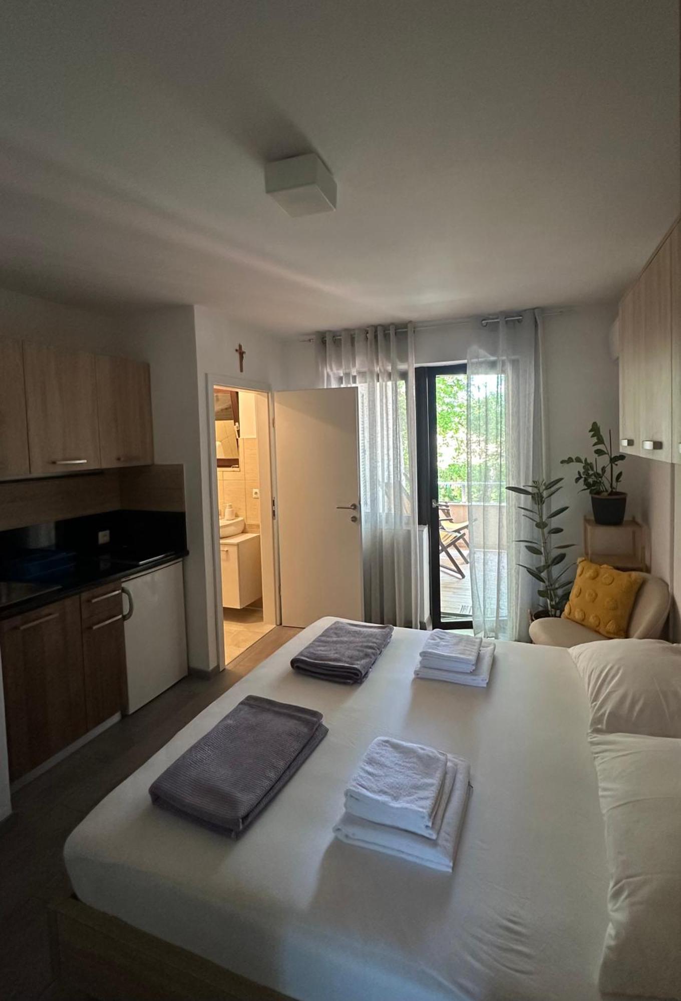 Studio Apartman Stefanija Selce Exterior photo