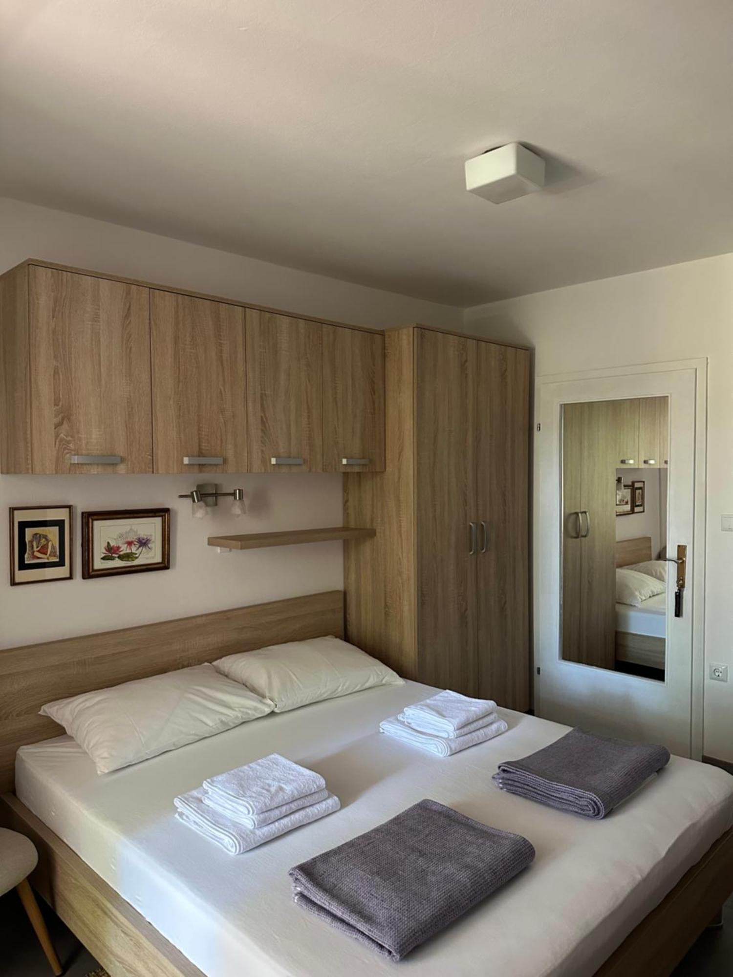 Studio Apartman Stefanija Selce Exterior photo